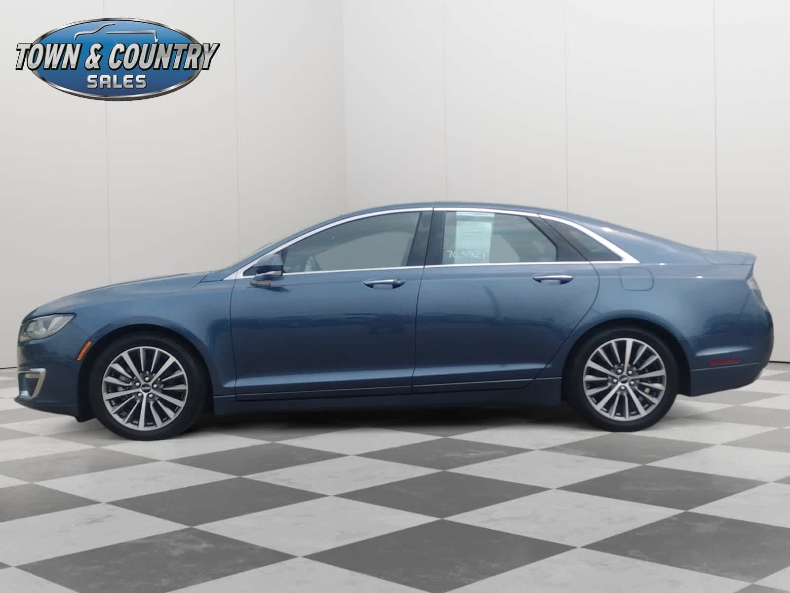 2019 Lincoln MKZ Hybrid Reserve photo 4
