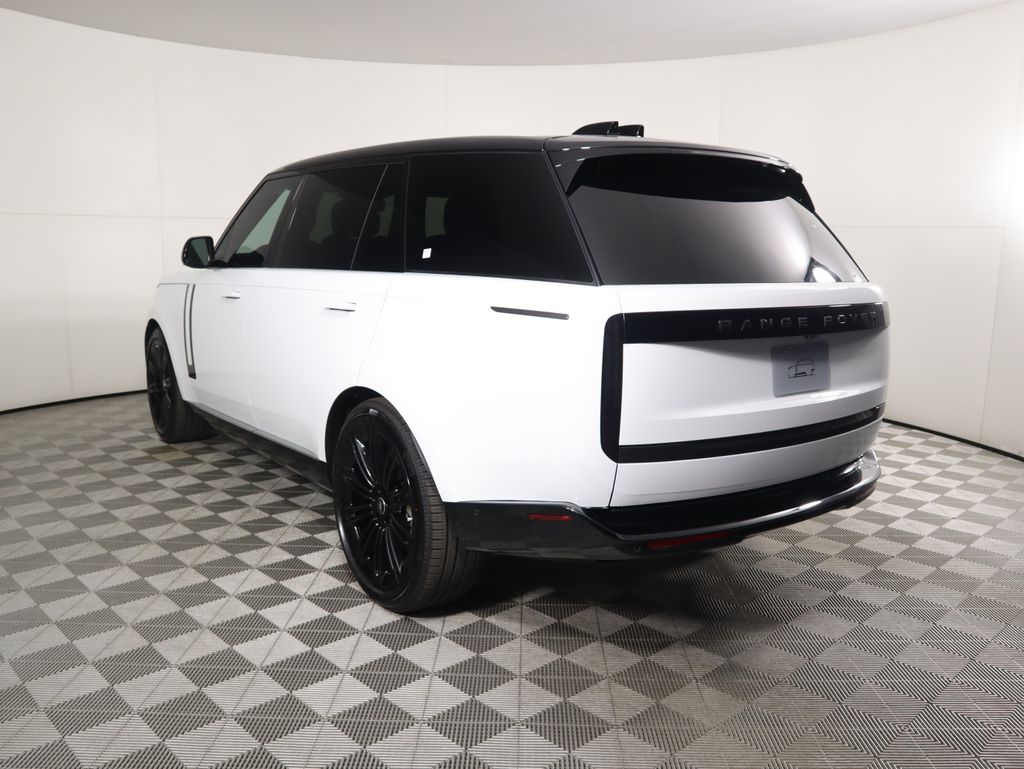 2025 Land Rover Range Rover SE photo 6