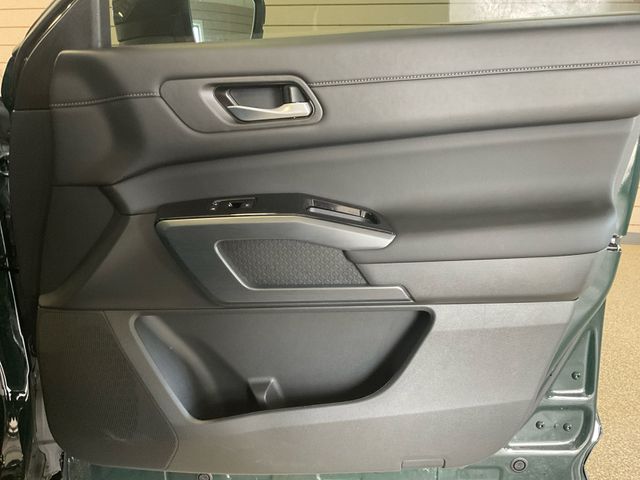 2025 Nissan Pathfinder SL photo 19