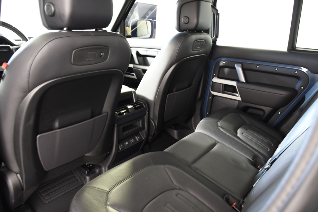 2022 Land Rover Defender 110 X-Dynamic HSE photo 26