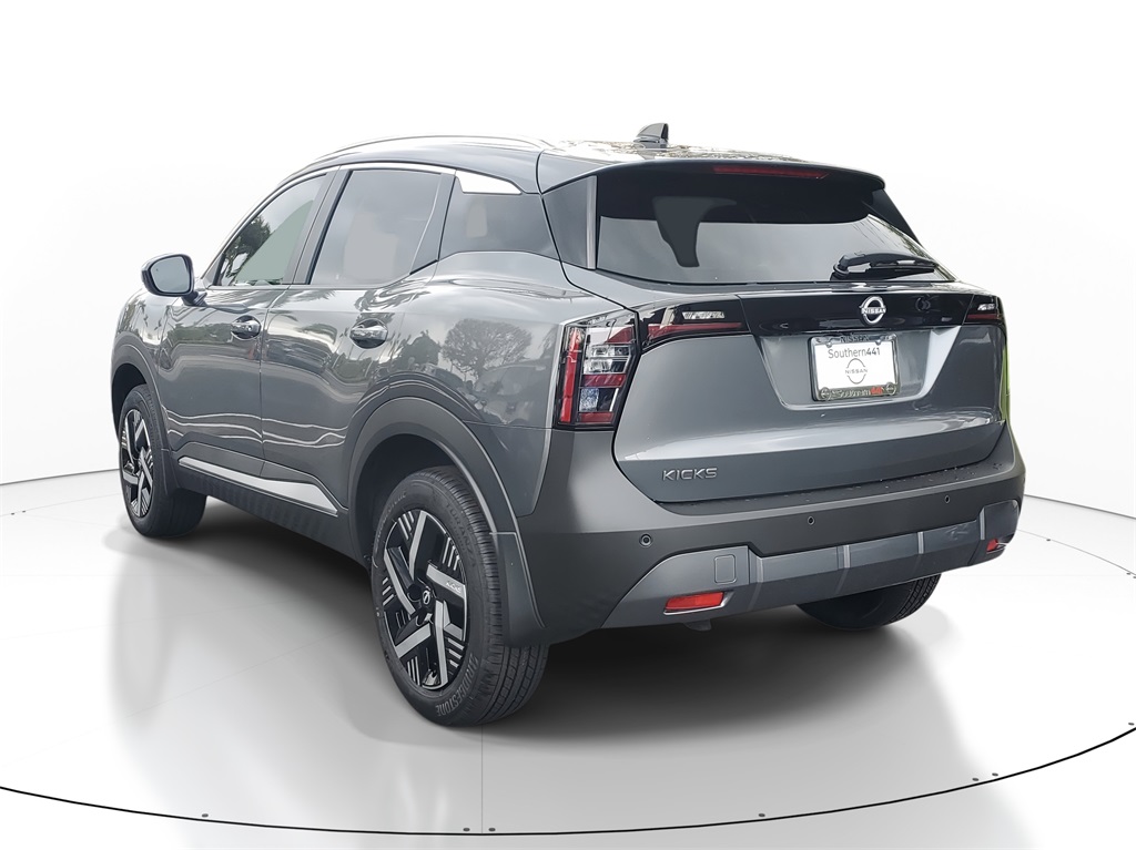 2026 Nissan Kicks SV photo 2