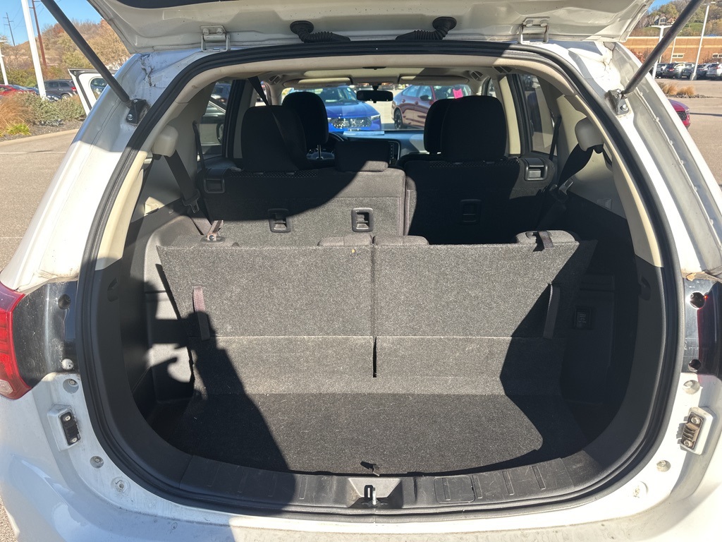 2017 Mitsubishi Outlander SE photo 3