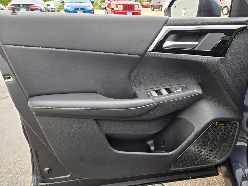 2025 Mitsubishi Outlander SE photo 23