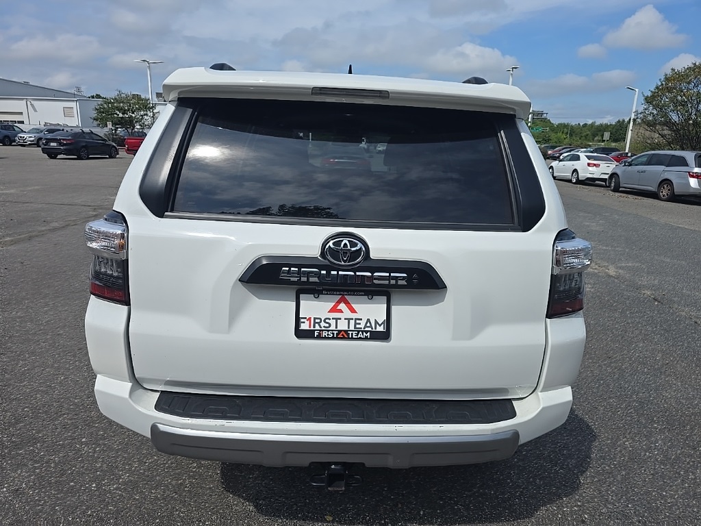 2024 Toyota 4Runner TRD Off-Road photo 2
