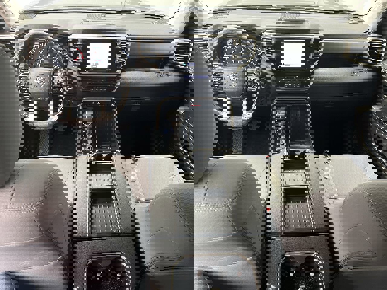 2023 Toyota Tundra SR5 Double Cab photo 4