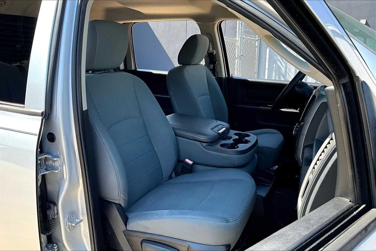 2015 Ram 1500 Tradesman photo 8