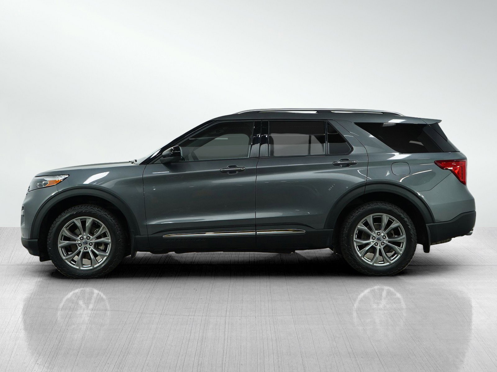 Used 2022 Ford Explorer Limited with VIN 1FMSK8FH8NGA53070 for sale in Minneapolis, Minnesota