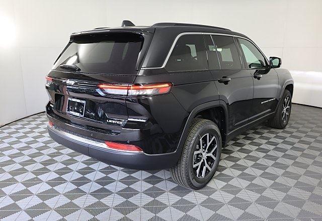 2025 Toyota RAV4 Limited photo 4