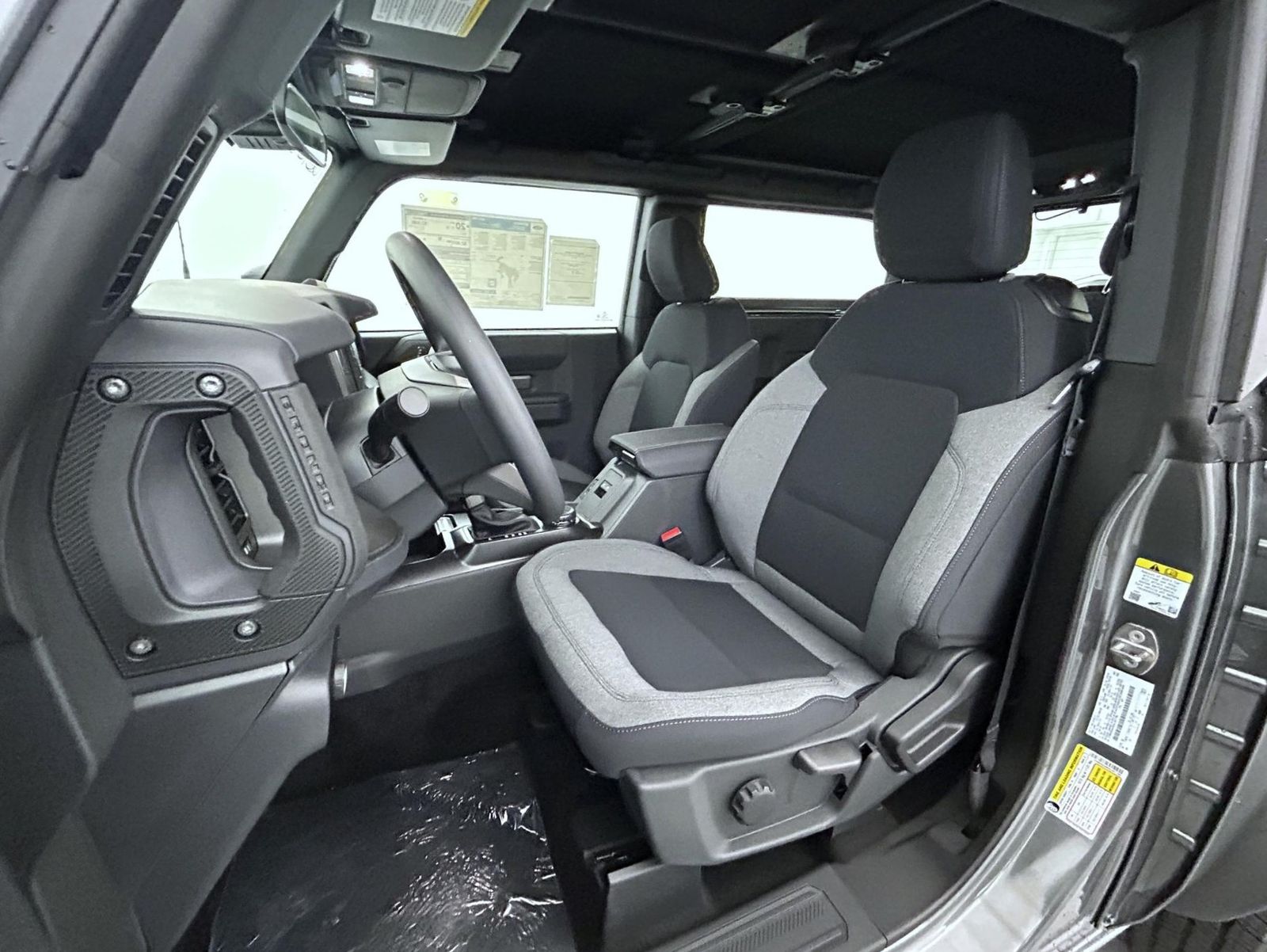 2025 Ford Bronco Base photo 10