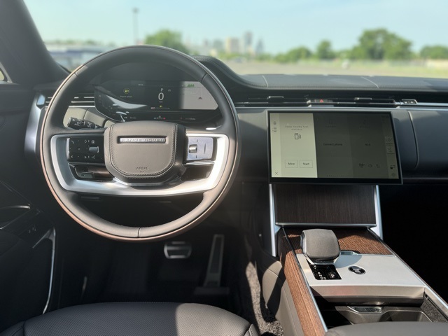 2024 Land Rover Range Rover SE photo 11