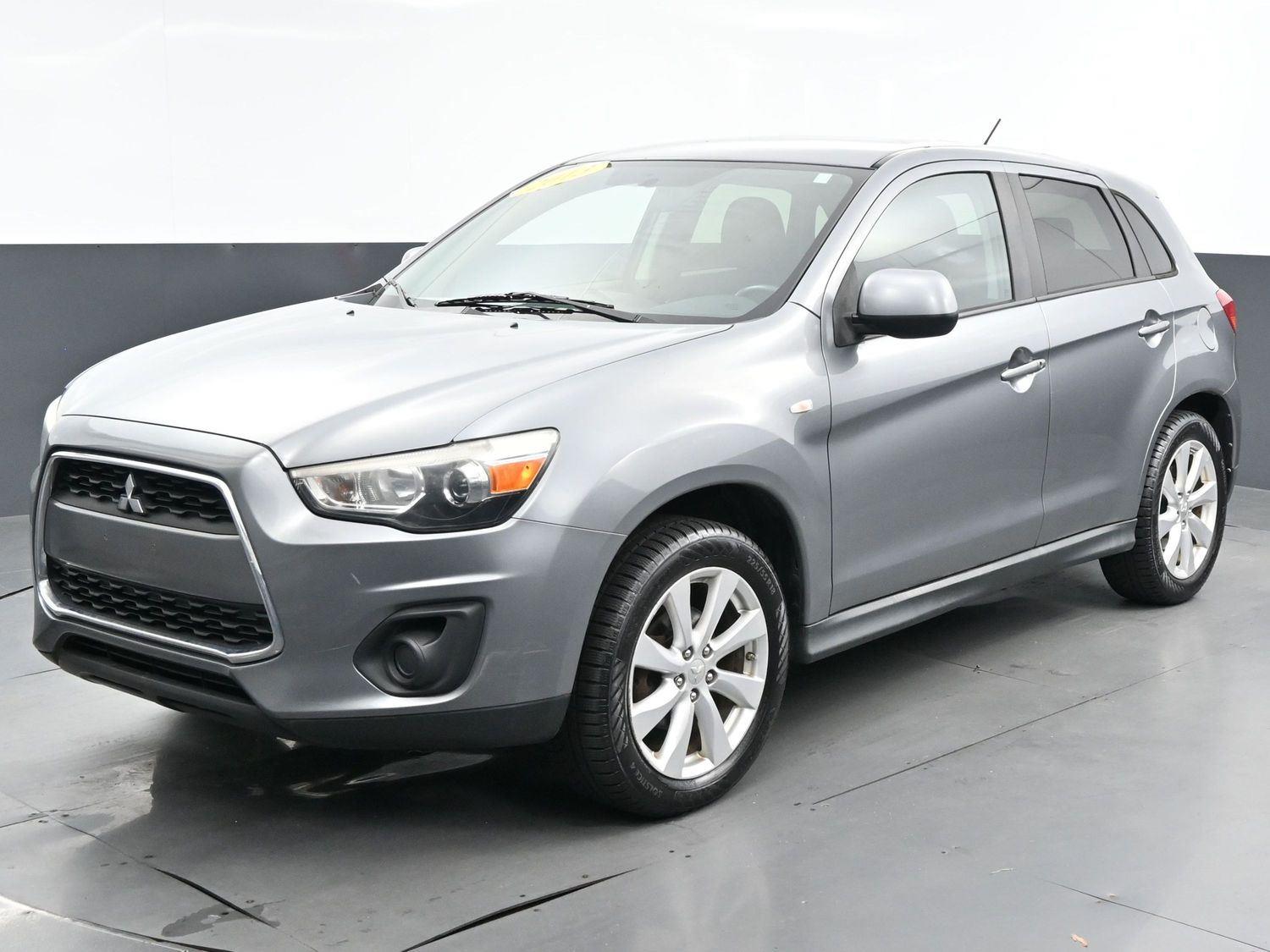 2013 Mitsubishi Outlander Sport ES photo 2