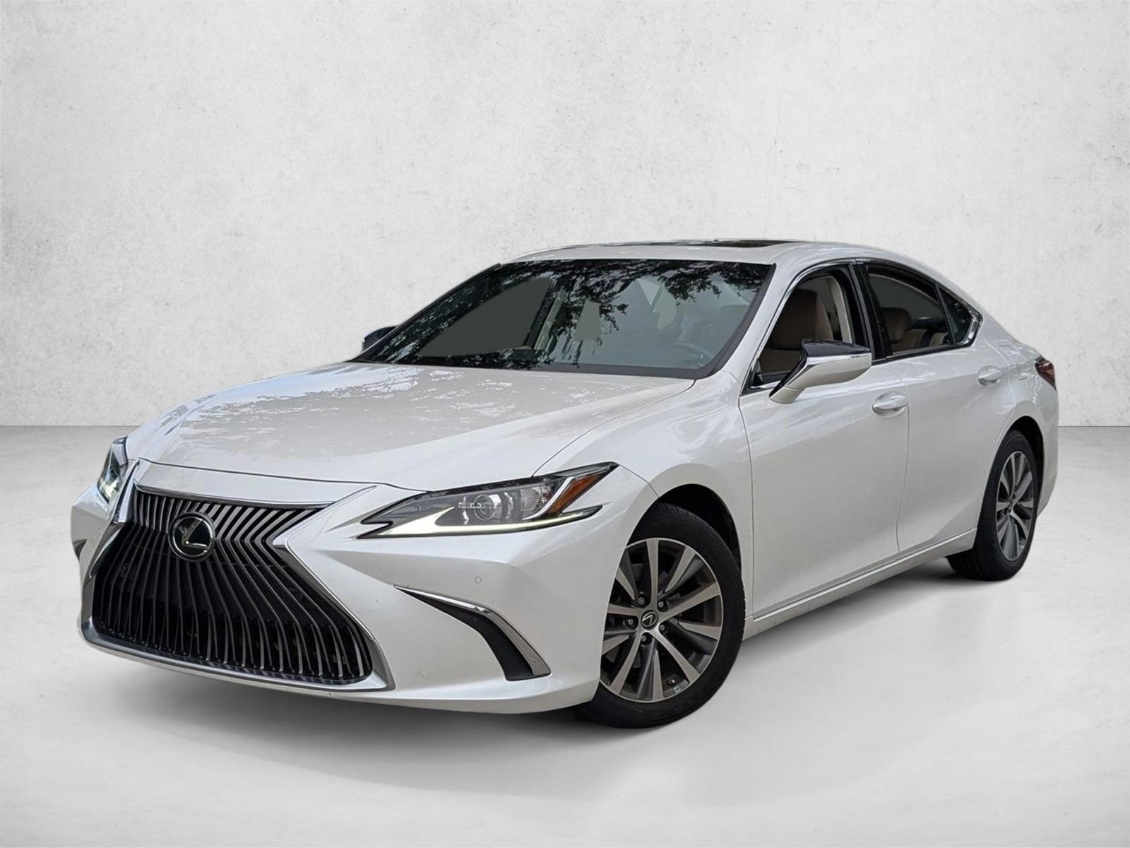 2019 Lexus ES Base's photo