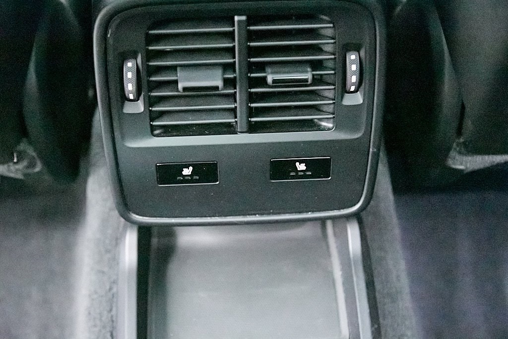 2022 PORSCHE TAYCAN - Image 39