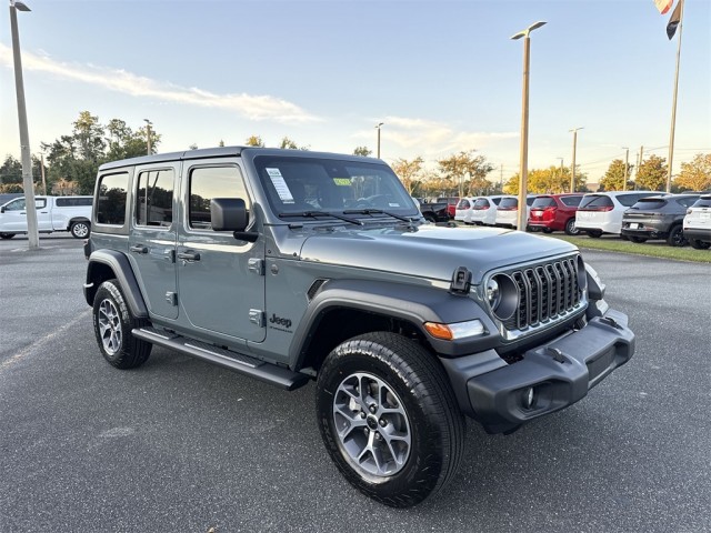2025 Jeep Wrangler 4-Door Sport S's photo