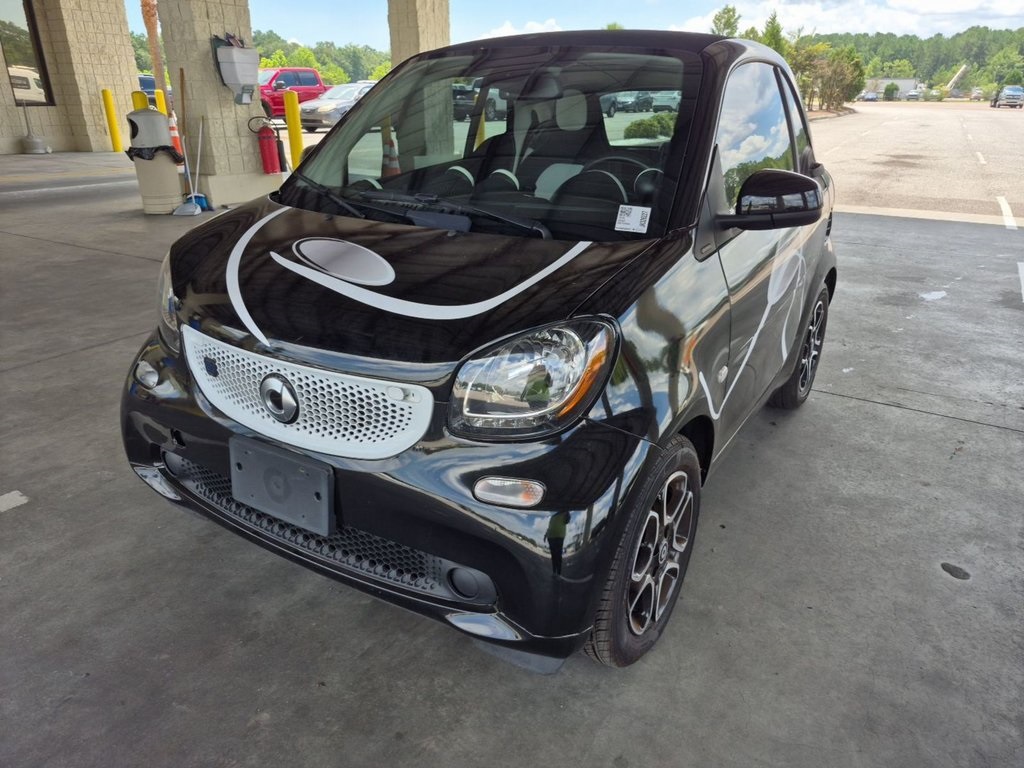Used 2018 smart fortwo passion with VIN WMEFJ9BA0JK326227 for sale in Madison, NC