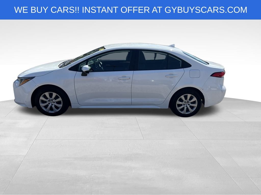2021 Toyota Corolla LE photo 2