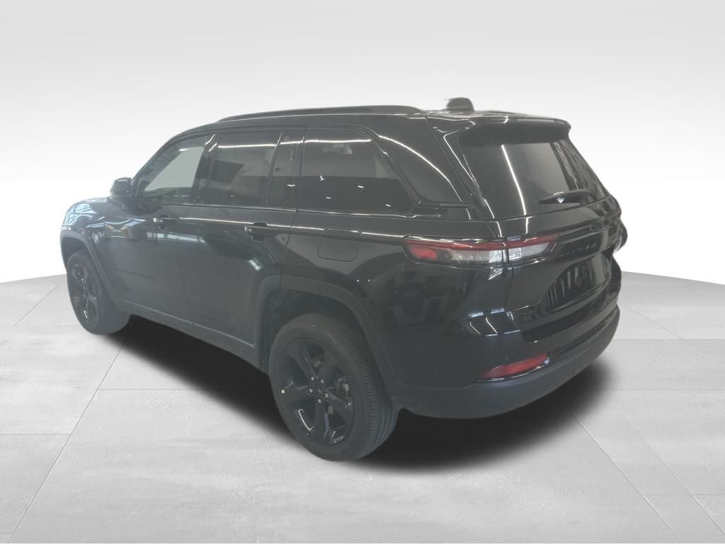 2025 Jeep Grand Cherokee Altitude X photo 5