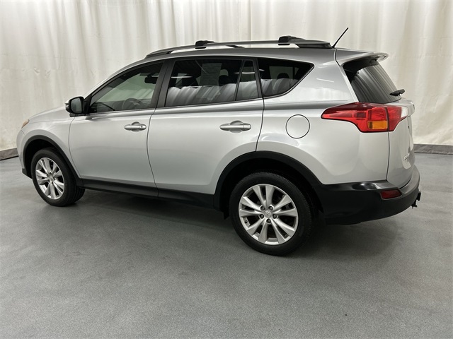 2015 Toyota RAV4 Limited photo 3