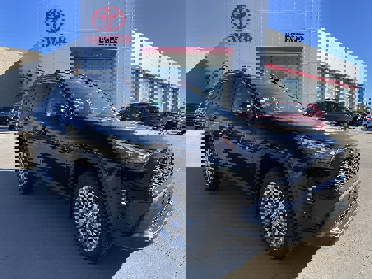 2025 Toyota RAV4 XLE Premium's photo