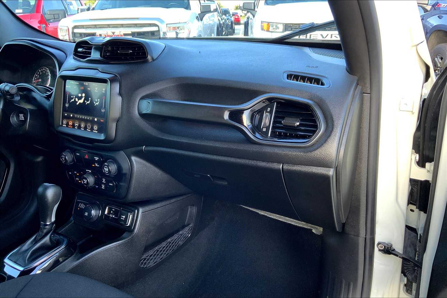 2022 Jeep Renegade Altitude photo 16