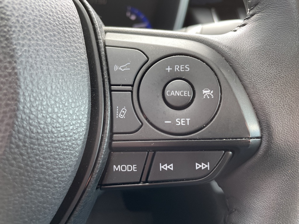 2022 Toyota Corolla Hybrid LE photo 13