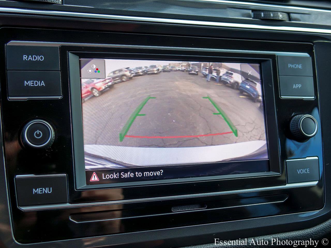 2023 VOLKSWAGEN TIGUAN - Image 14