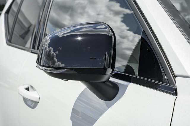 2025 Volvo XC40 Plus photo 12
