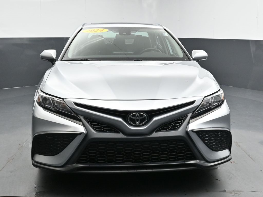 2024 Toyota Camry SE photo 2