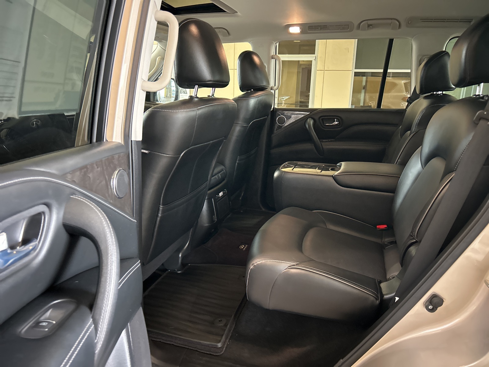 2021 Infiniti QX80 Luxe photo 8