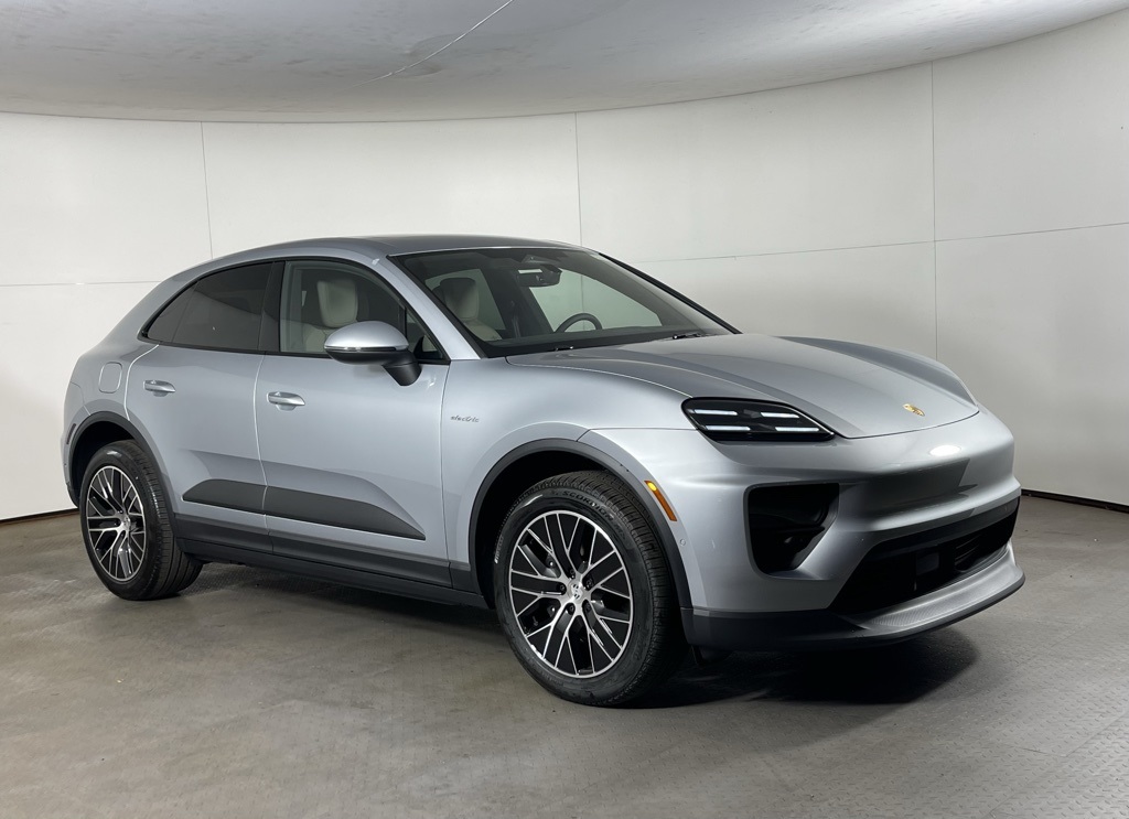 2025 Porsche Macan Electric 4 photo 9