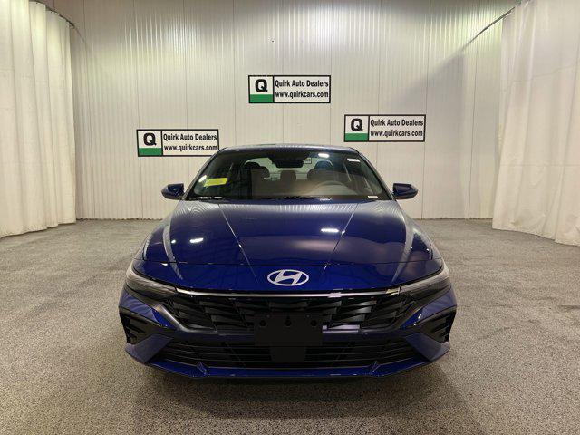 2025 Hyundai Elantra SEL Convenience photo 2