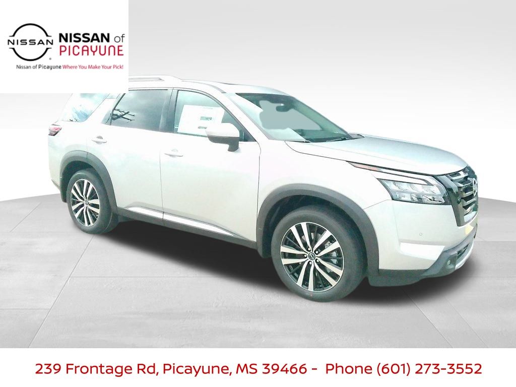 2025 Nissan Pathfinder Platinum's photo