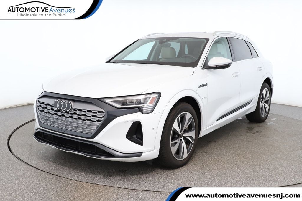 2024 Audi Q8 e-tron Premium Plus's photo