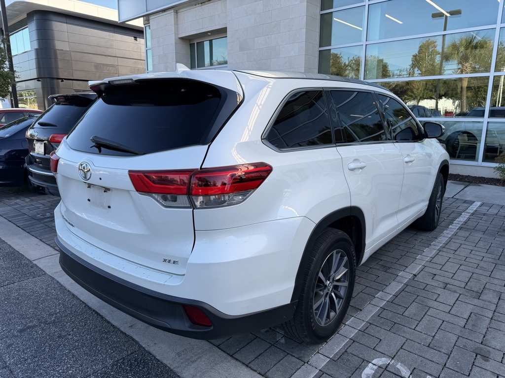 2017 Toyota Highlander XLE photo 4