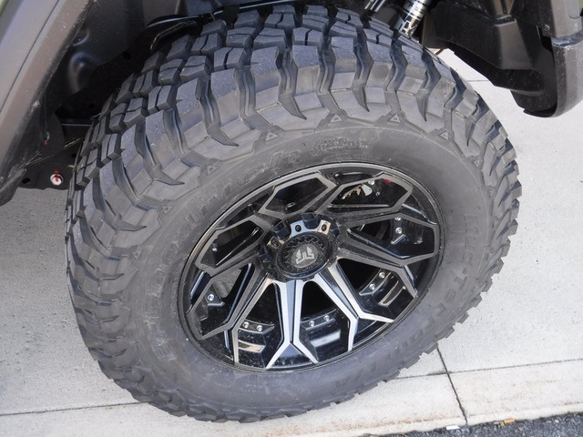 2025 Jeep Wrangler Willys photo 3