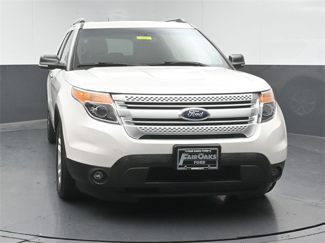 2015 Ford Explorer XLT photo 2