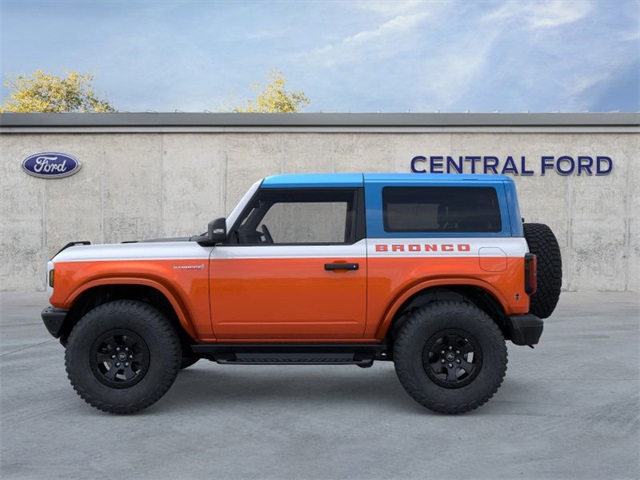 2025 Ford Bronco First Edition photo 2