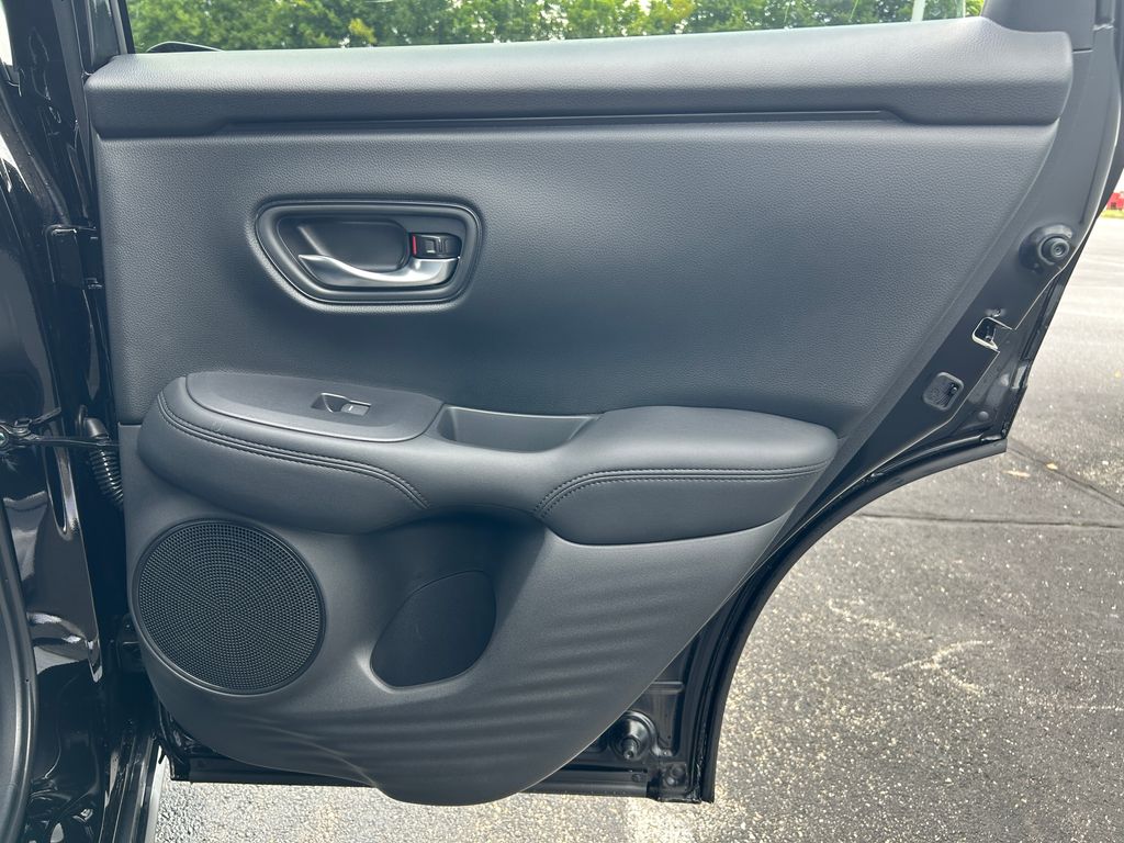 2026 Honda HR-V LX photo 17