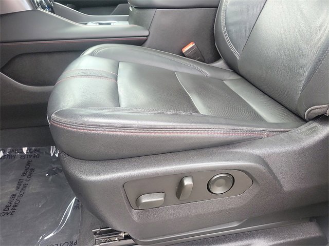 2021 Chevrolet Suburban RST photo 18