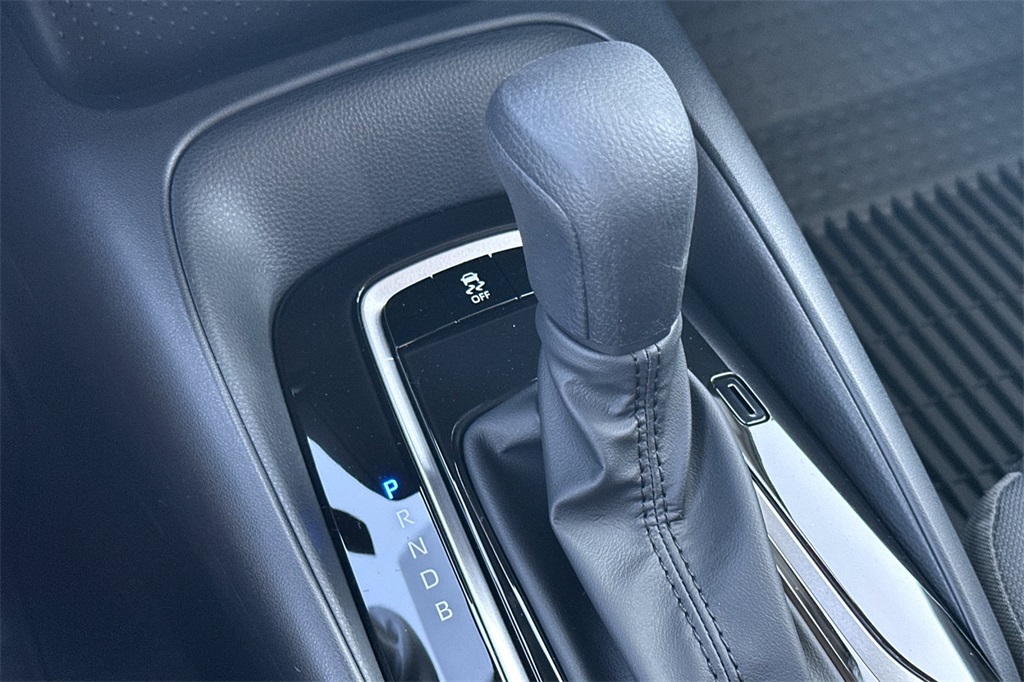 2025 Toyota Corolla LE photo 19