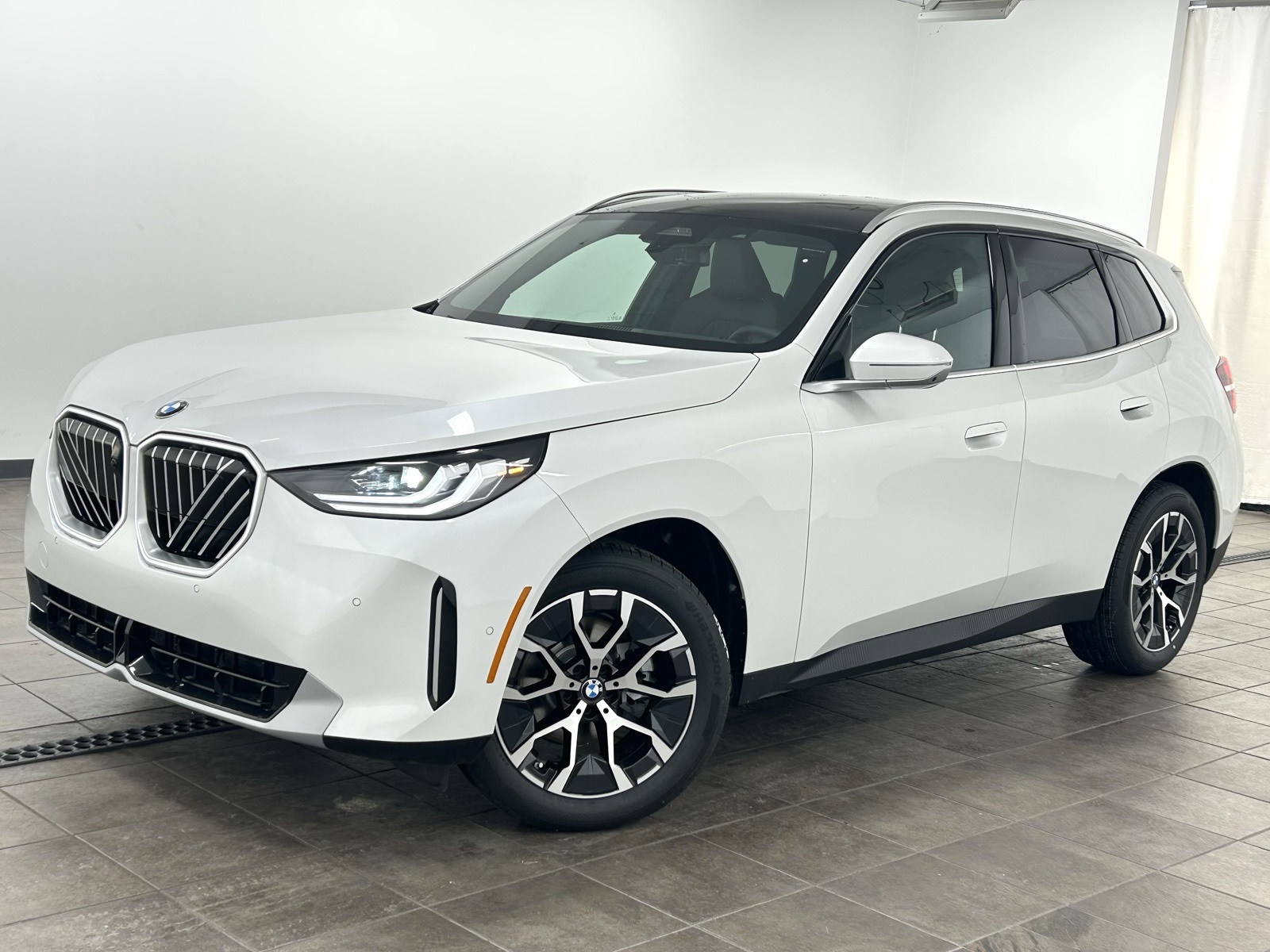 2026 BMW X3 30's photo