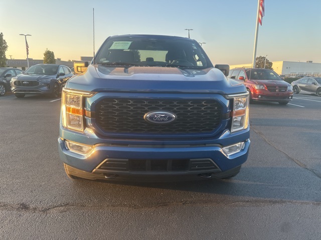 2022 Ford F-150 XL photo 2