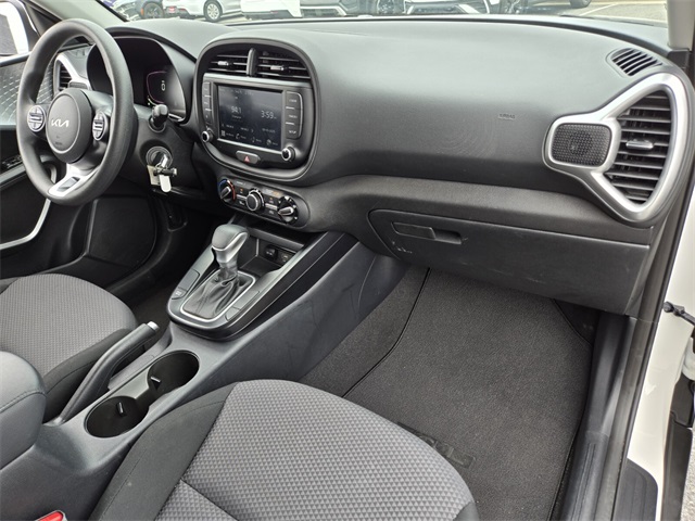2024 Kia Soul LX photo 14