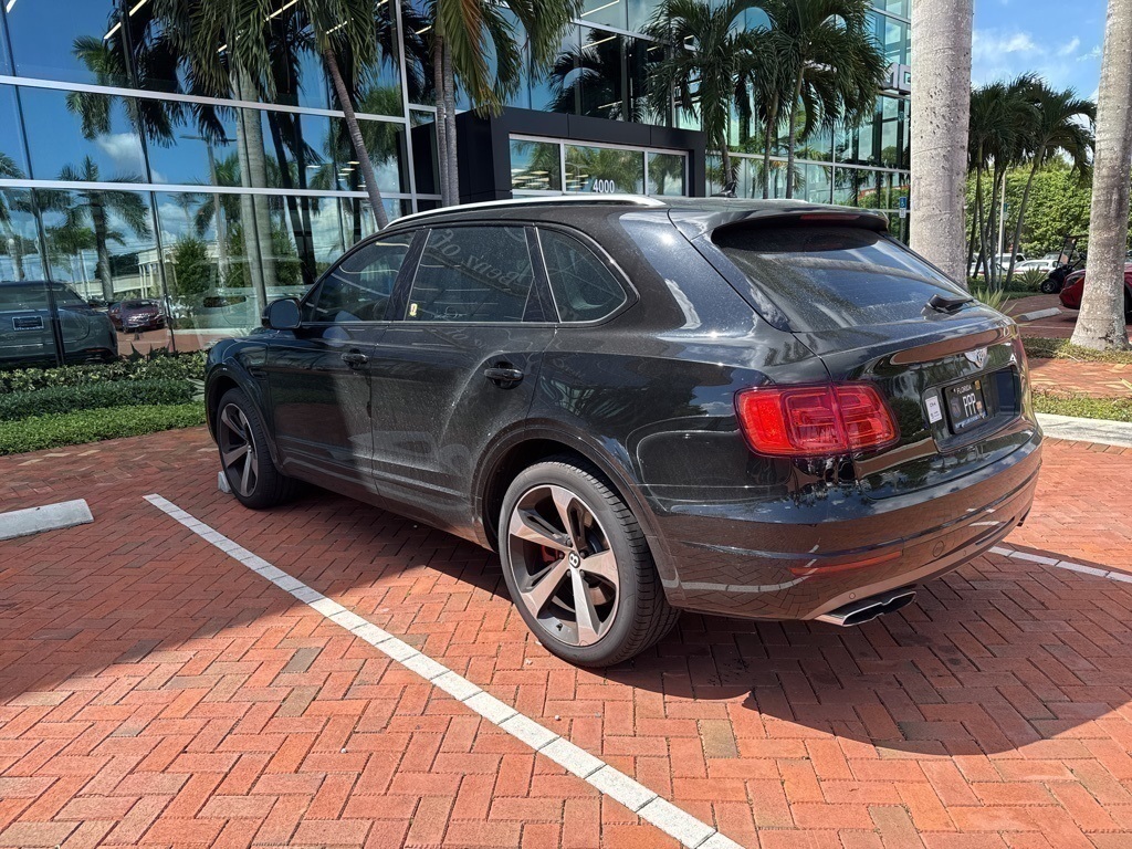 2020 Bentley Bentayga V8 photo 5