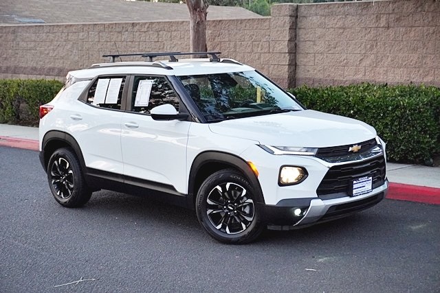 Used 2022 White Chevrolet LT image 2