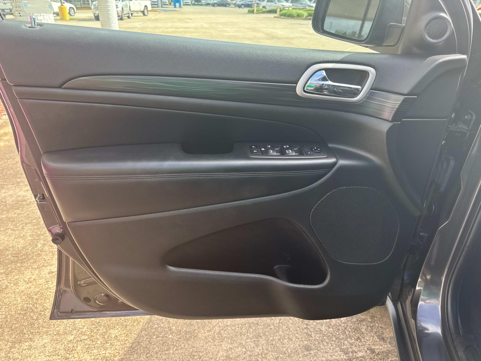2021 Jeep Grand Cherokee Laredo X photo 17