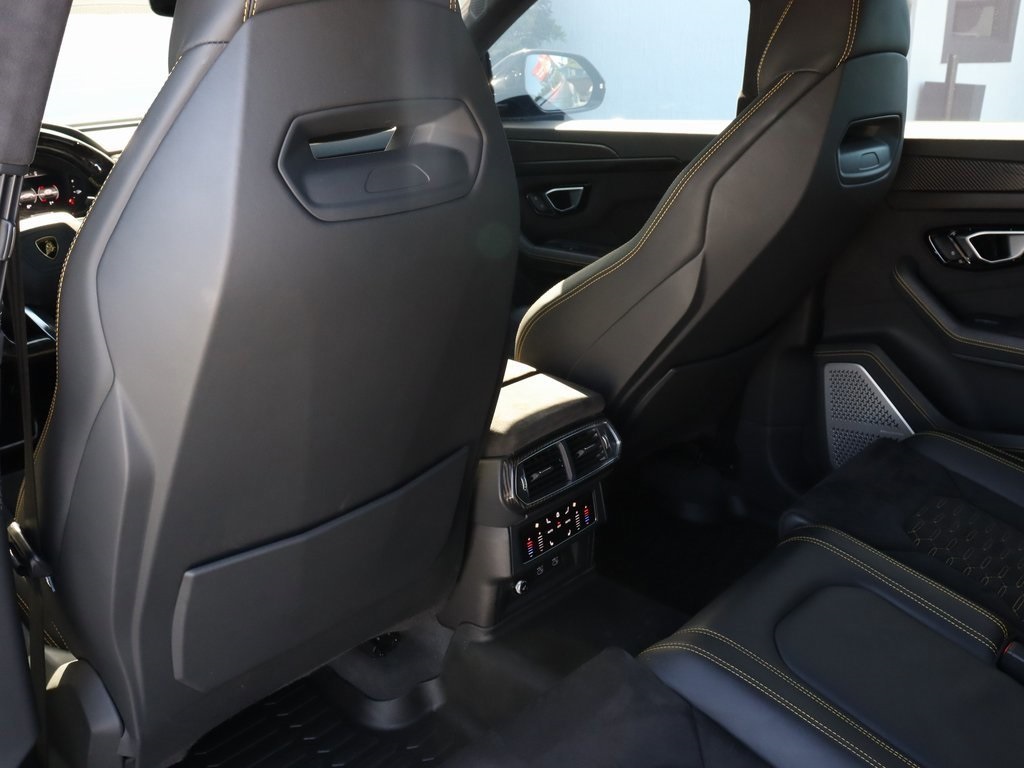 2022 Lamborghini Urus photo 22