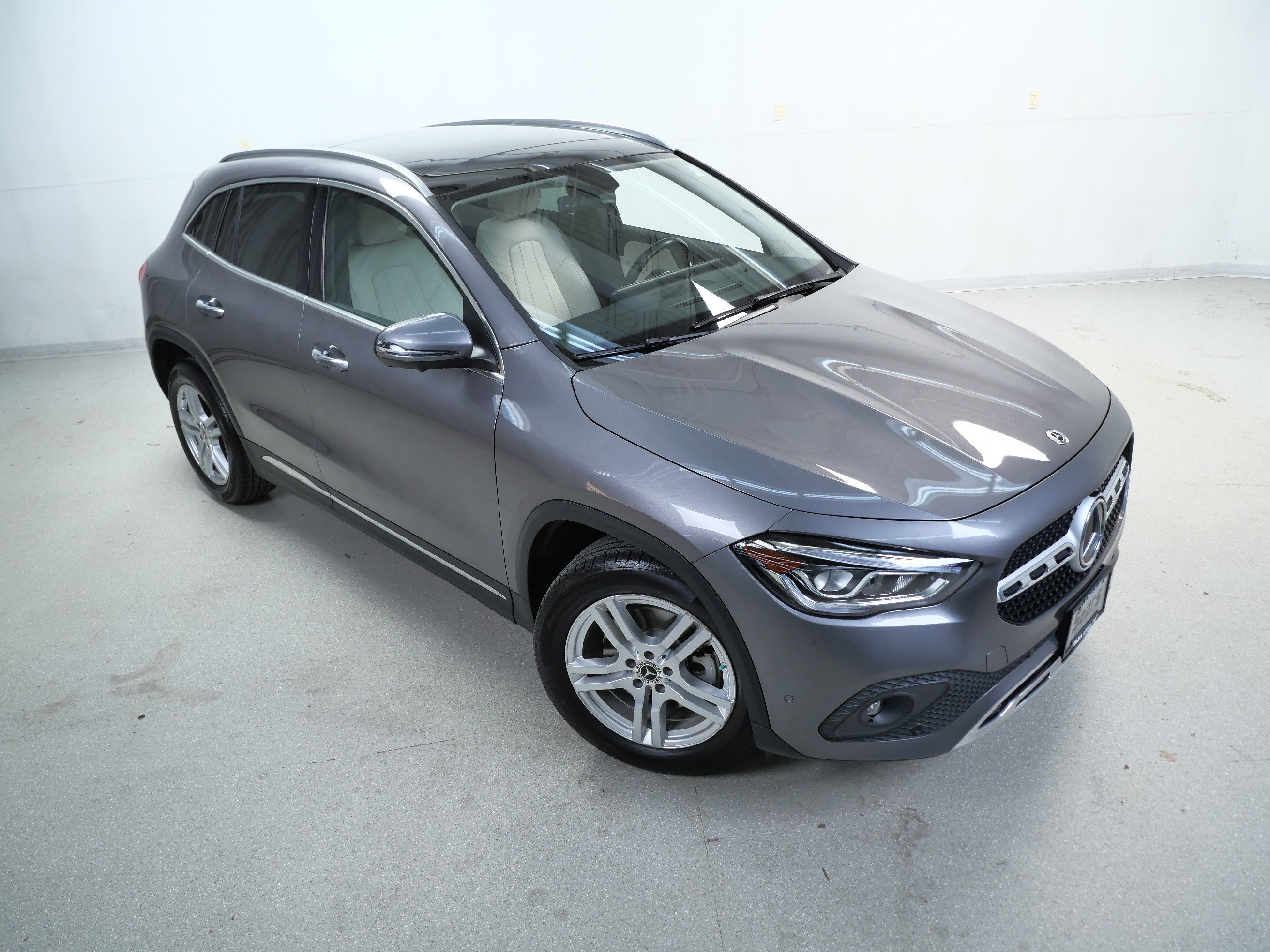 2022 Mercedes Benz GLA 250 4MATIC photo 3