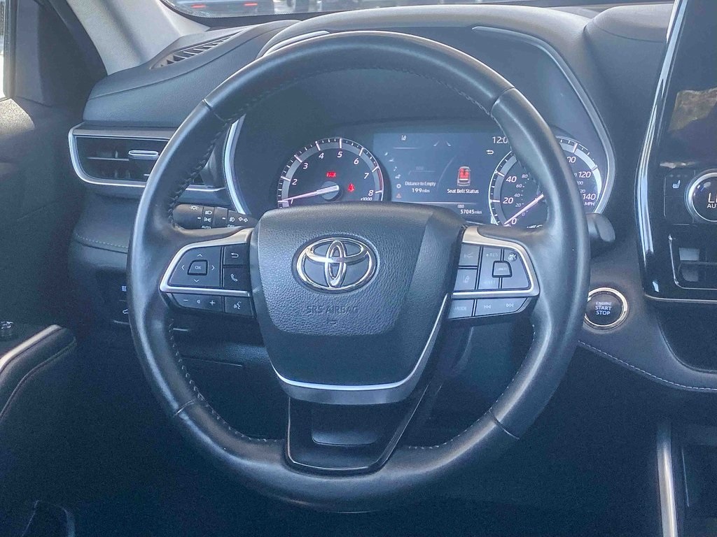 2022 Toyota Highlander XLE photo 14