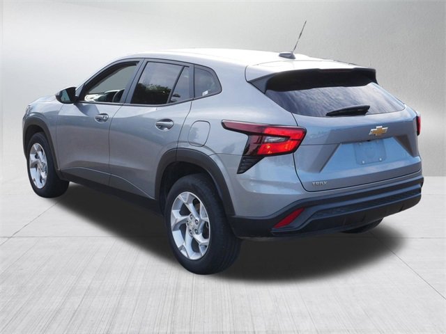 2024 Chevrolet Trax LS photo 3